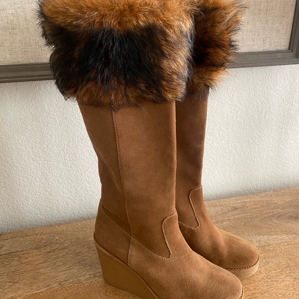 Ugg Tan Wedge Boots with Faux Fur Trim - Picture 2 of 4